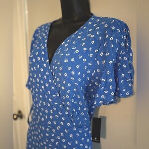 NWT Lulu’s Blue Floral Wrap Midi Dress XL